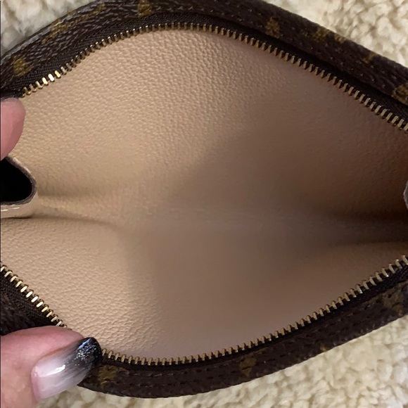 (Sold off Poshmark) LV bucket pochette VI 1000 - Picture 8 of 8